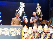 Panglima TNI Hadiri Pagelaran Wayang Golek Ki Dalang Anom Kiki Mardani di Pangandaran