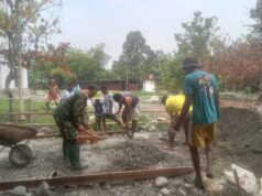 Pekerjaan Berat Terasa Ringan, Satgas TMMD ke-130 Bersama Masyarakat Bergotong Royong