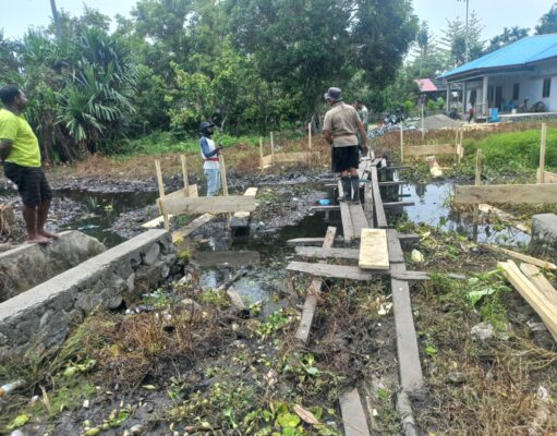 Satgas TMMD ke-130 Bangun Jembatan, Permudah Akses Jalan Masyarakat