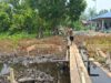 Pembangunan Jembatan Terus Dikebut, Satgas TMMD ke-130 Kodim 1808/Mansel Pasang Begisting Pondasi