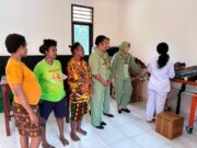 Kolaborasi Satgas TMMD, Persit KCK, Dan Puskesmas Nuhuwei : Berikan Pelayanan Kesehatan