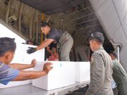 Hari Ketujuh OMC, TNI Kirim 17,4 Ton Bahan Semai ke Palembang dan Banjarmasin