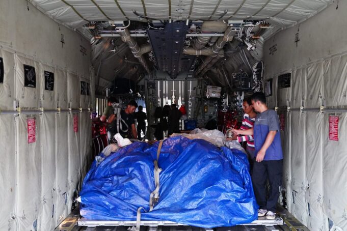 Perkuat OMC di Kalsel, TNI Kirim Pesawat Hercules C-130 Tambahan ke Banjarmasin