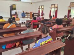 Perkuat Kebersamaan dan Nilai Spiritual : Satgas TMMD Ke-130 Ibadah Minggu Bersama Jemaat Kampung Yamboi