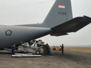 Satgas Udara OMC Tabur 10 Ton Bahan Semai di Langit Palembang