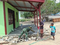 Bersama Rakyat Membangun Harapan, Satgas TMMD Ke-130 Kerjakan Teras Rumah Warga