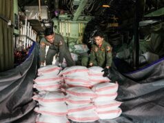 Percepat Penanganan Karhutla, TNI Kirimkan 20 Ton NaCl ke Banjarmasin dan Palembang